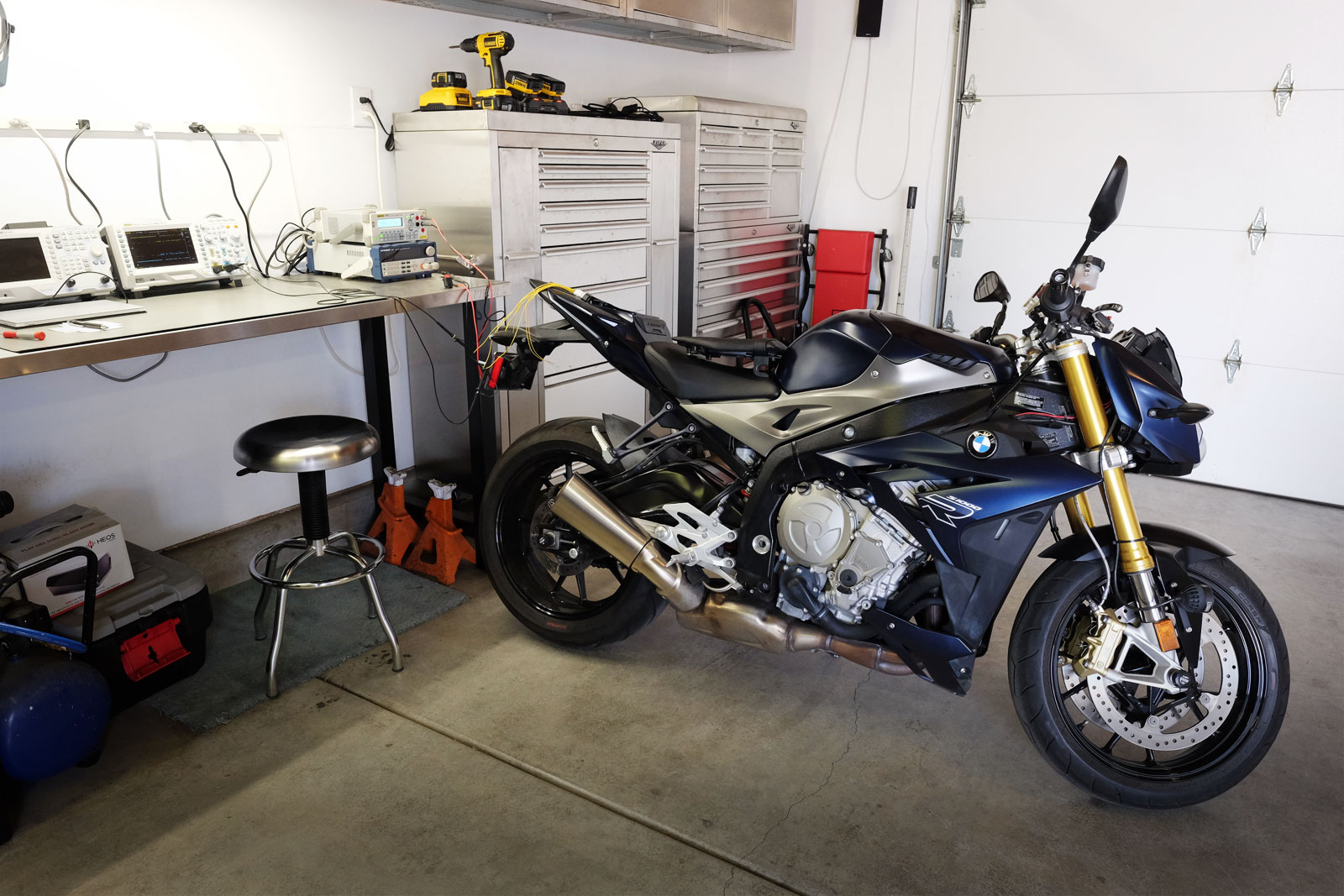 BMW S1000R Motorcycle CANBUS Hacking - Sean Foley